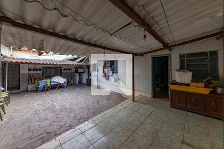 Casa à venda com 297m², 5 quartos e 1 vaga Casa à venda com 297m², 5 quartos e 1 vagaQuintal