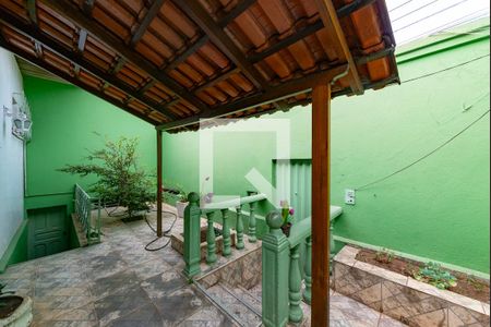 Casa à venda com 297m², 5 quartos e 1 vaga Casa à venda com 297m², 5 quartos e 1 vagaVaranda