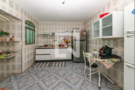 Casa à venda com 297m², 5 quartos e 1 vaga Casa à venda com 297m², 5 quartos e 1 vagaCozinha