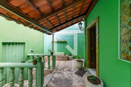 Casa à venda com 297m², 5 quartos e 1 vaga Casa à venda com 297m², 5 quartos e 1 vagaVaranda