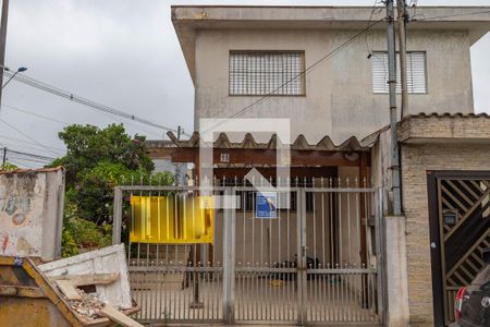 Casa à venda com 138m², 2 quartos e 1 vaga Casa à venda com 138m², 2 quartos e 1 vagaFachada + placa