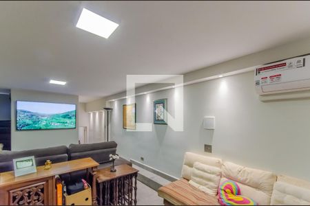 Casa à venda com 214m², 3 quartos e 1 vagaSala Piso Inferior