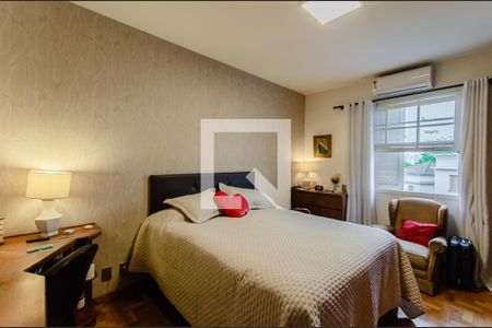 Quarto 1 de casa à venda com 3 quartos, 214m² em Vila Monumento, São Paulo