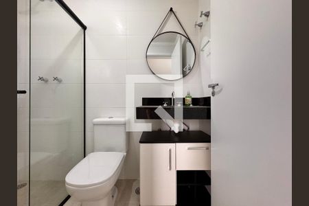 Apartamento à venda com 67m², 2 quartos e 2 vagasBanheiro da suíte 