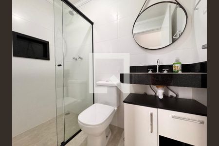 Apartamento à venda com 67m², 2 quartos e 2 vagasBanheiro da suíte 