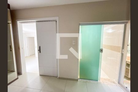 Casa para alugar com 280m², 3 quartos e 2 vagasCloset da suíte