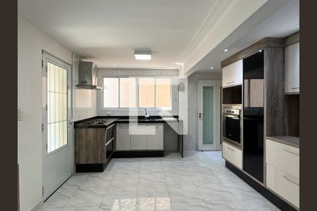 Casa para alugar com 280m², 3 quartos e 2 vagasCozinha