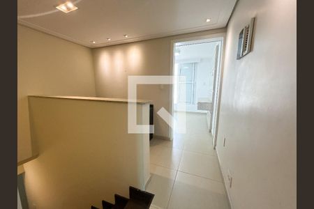 Corredor de casa para alugar com 3 quartos, 280m² em Vila Cruz das Almas, São Paulo