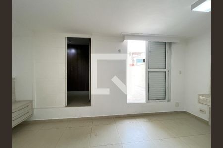 Suíte de casa para alugar com 3 quartos, 280m² em Vila Cruz das Almas, São Paulo