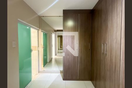 Casa para alugar com 280m², 3 quartos e 2 vagasCloset da suíte