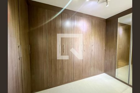 Casa para alugar com 280m², 3 quartos e 2 vagasCloset da suíte