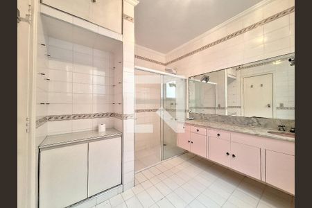 Casa para alugar com 180m², 3 quartos e 1 vaga Casa para alugar com 180m², 3 quartos e 1 vagaBanheiro da Suíte 1