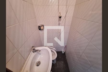 Casa para alugar com 180m², 3 quartos e 1 vaga Casa para alugar com 180m², 3 quartos e 1 vagaBanheiro de serviço