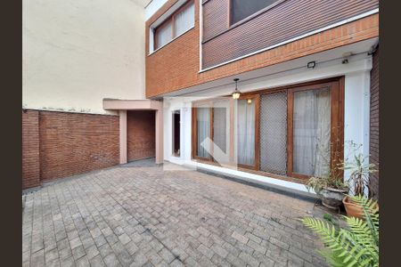 Casa para alugar com 180m², 3 quartos e 1 vaga Casa para alugar com 180m², 3 quartos e 1 vagaGaragem