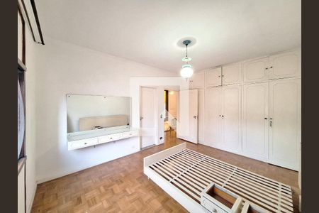 Casa para alugar com 180m², 3 quartos e 1 vaga Casa para alugar com 180m², 3 quartos e 1 vagaSuíte 2