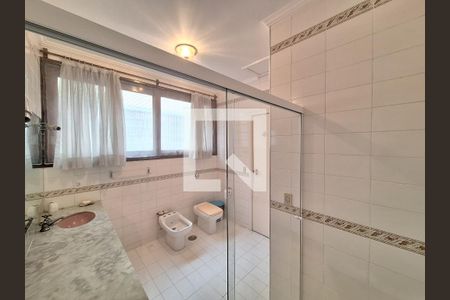 Casa para alugar com 180m², 3 quartos e 1 vaga Casa para alugar com 180m², 3 quartos e 1 vagaDetalhe do Banheiro da Suíte 1