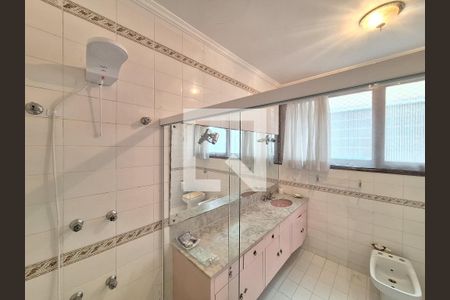 Casa para alugar com 180m², 3 quartos e 1 vaga Casa para alugar com 180m², 3 quartos e 1 vagaBanheiro da Suíte 1