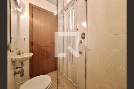 Casa para alugar com 180m², 3 quartos e 1 vaga Casa para alugar com 180m², 3 quartos e 1 vagaBanheiro Social