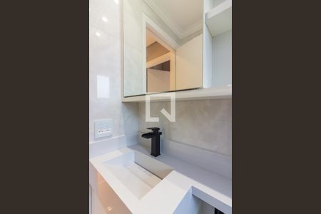 Banheiro de apartamento à venda com 2 quartos, 55m² em São Pedro, Osasco