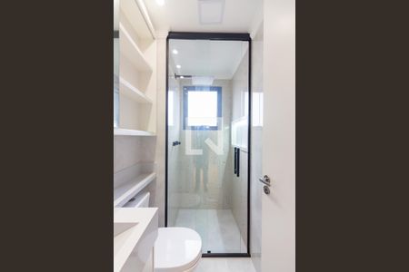 Banheiro de apartamento à venda com 2 quartos, 55m² em São Pedro, Osasco