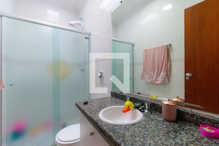 Casa de condomínio à venda com 194m², 3 quartos e 4 vagasBanheiro 2