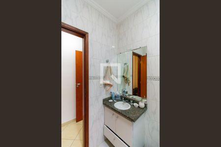 Casa de condomínio à venda com 194m², 3 quartos e 4 vagasBanheiro da Suíte