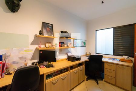 Casa de condomínio à venda com 194m², 3 quartos e 4 vagasQuarto 2 - Escritório