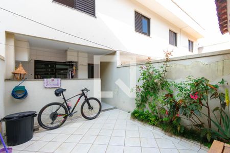 Casa de condomínio à venda com 194m², 3 quartos e 4 vagasQuintal