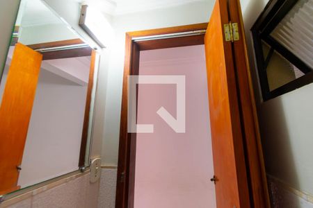 Casa de condomínio à venda com 194m², 3 quartos e 4 vagasLavabo