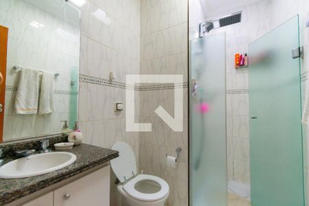 Casa de condomínio à venda com 194m², 3 quartos e 4 vagasBanheiro da Suíte