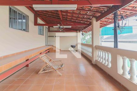 Casa à venda com 246m², 3 quartos e 5 vagasVaranda