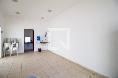 Apartamento para alugar com 51m², 2 quartos e 1 vaga Apartamento para alugar com 51m², 2 quartos e 1 vagaÁrea comum - Salão de festas