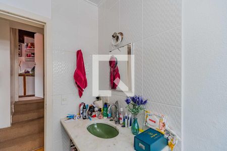 Casa à venda com 240m², 4 quartos e 6 vagasBanheiro Quarto 2