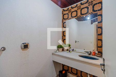 Casa à venda com 240m², 4 quartos e 6 vagasBanheiro Escrito