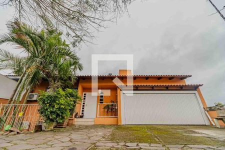 Casa à venda com 240m², 4 quartos e 6 vagasFachada
