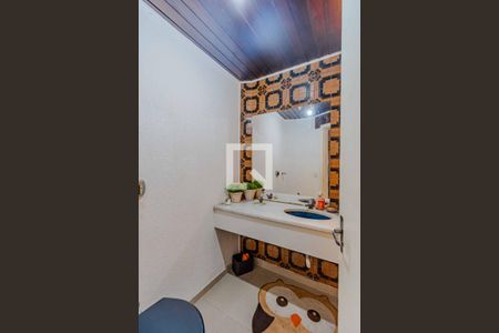 Casa à venda com 240m², 4 quartos e 6 vagasBanheiro Escrito