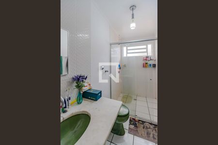 Casa à venda com 240m², 4 quartos e 6 vagasBanheiro Quarto 2