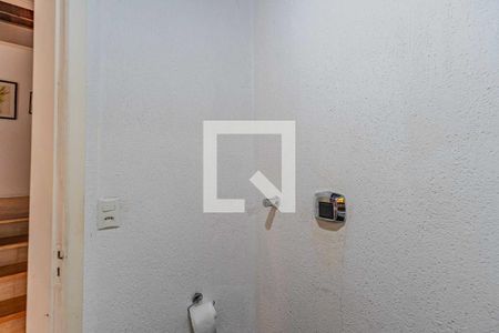 Casa à venda com 240m², 4 quartos e 6 vagasBanheiro Escrito