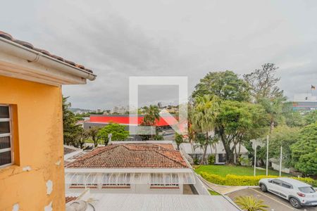 Casa à venda com 240m², 4 quartos e 6 vagasÁrea externa