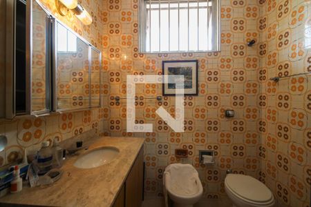 Casa à venda com 300m², 4 quartos e 4 vagasBanheiro da Suíte 1