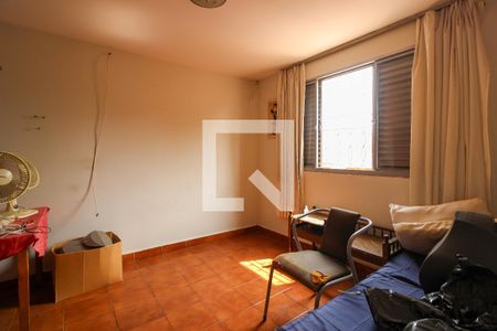 Casa à venda com 300m², 4 quartos e 4 vagasQuarto de Serviço