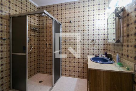 Casa à venda com 300m², 4 quartos e 4 vagasBanheiro da Suíte 2