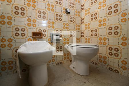 Casa à venda com 300m², 4 quartos e 4 vagasBanheiro da Suíte 1