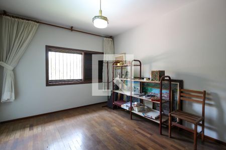 Casa à venda com 300m², 4 quartos e 4 vagasSuíte 2