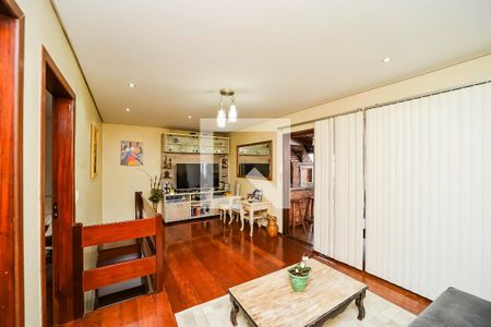 Casa à venda com 220m², 3 quartos e 2 vagasCobertura/Sala