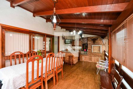 Casa à venda com 220m², 3 quartos e 2 vagasEspaço Gourmet