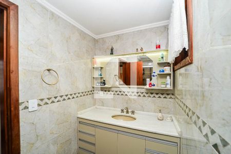 Casa à venda com 220m², 3 quartos e 2 vagasBanheiro 1