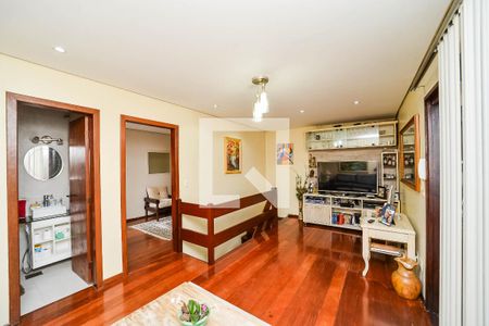 Casa à venda com 220m², 3 quartos e 2 vagasCobertura/Sala