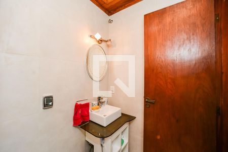 Casa à venda com 220m², 3 quartos e 2 vagasBanheiro 2