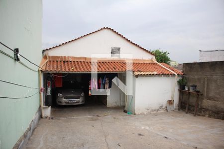 Casa à venda com 100m², 2 quartos e 4 vagasQuintal